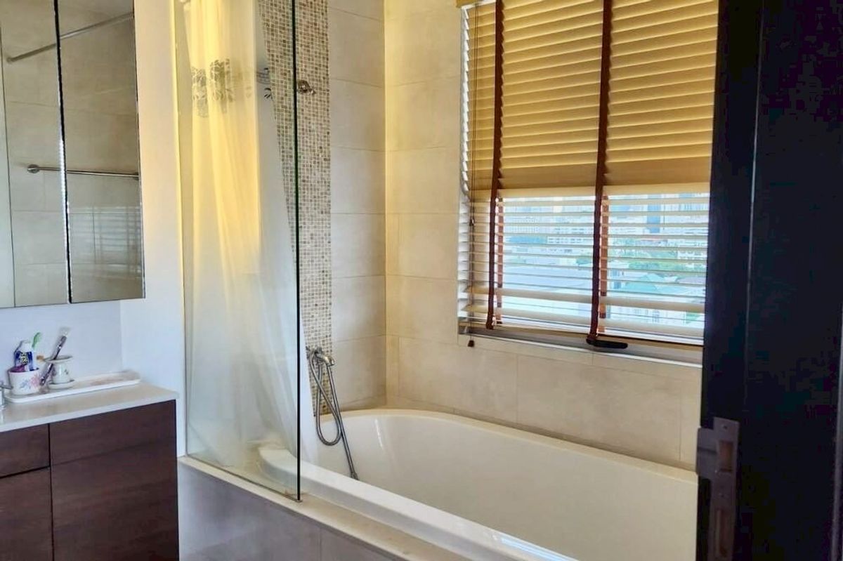 For SaleCondoSathorn, Narathiwat : ( UL2507302 ) Rare Item Tel/Line 096-2479369 , FOR SELL THE LOFTS YENNAKART 2 Bedrooms 2 bathrooms 93.83 Sq.M. Never rented