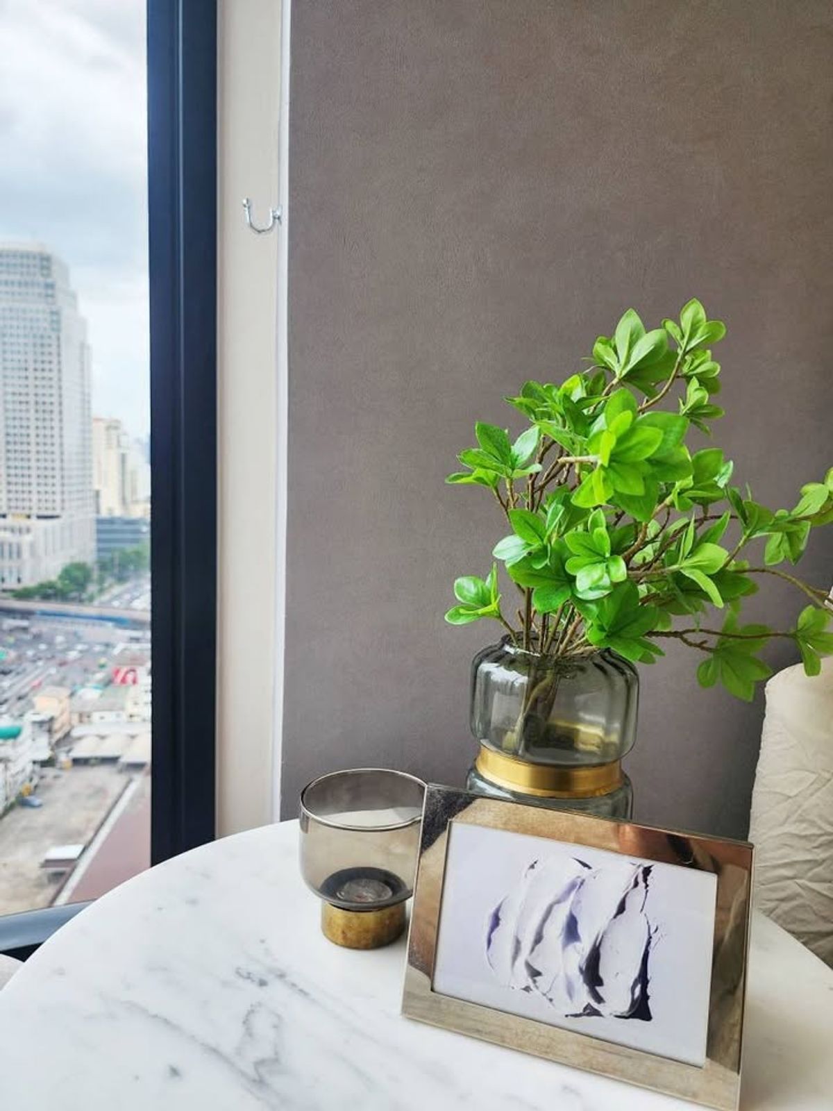 For RentCondoSukhumvit, Asoke, Thonglor : Ashton Asoke, curved glass room for rent, 35,000 baht [NCr250760]