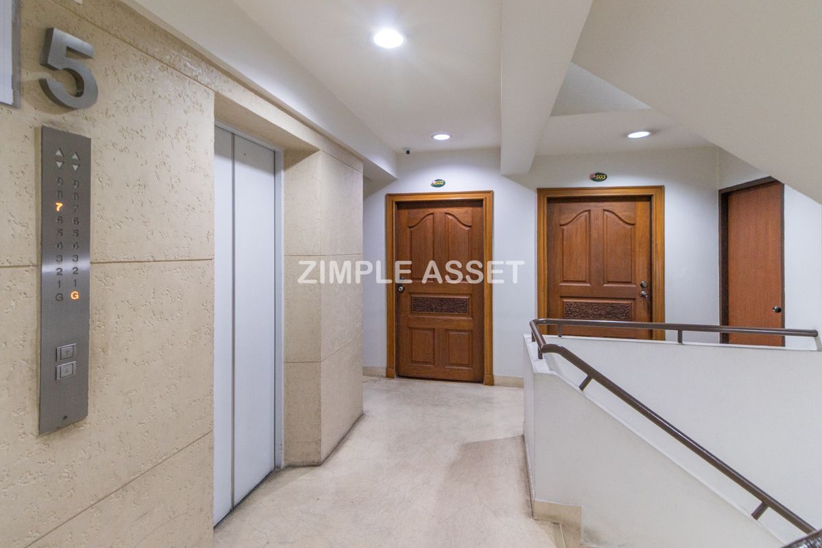 For RentWitthayu, Chidlom, Langsuan, Ploenchit : Line ID: @zimple_asset Apartment - condo style in Soi Nai Lert, Wireless Road. Spacious room, fully furnished, with fitness center and swimming pool. Pet friendly.🐶 Conveniently to transportation.