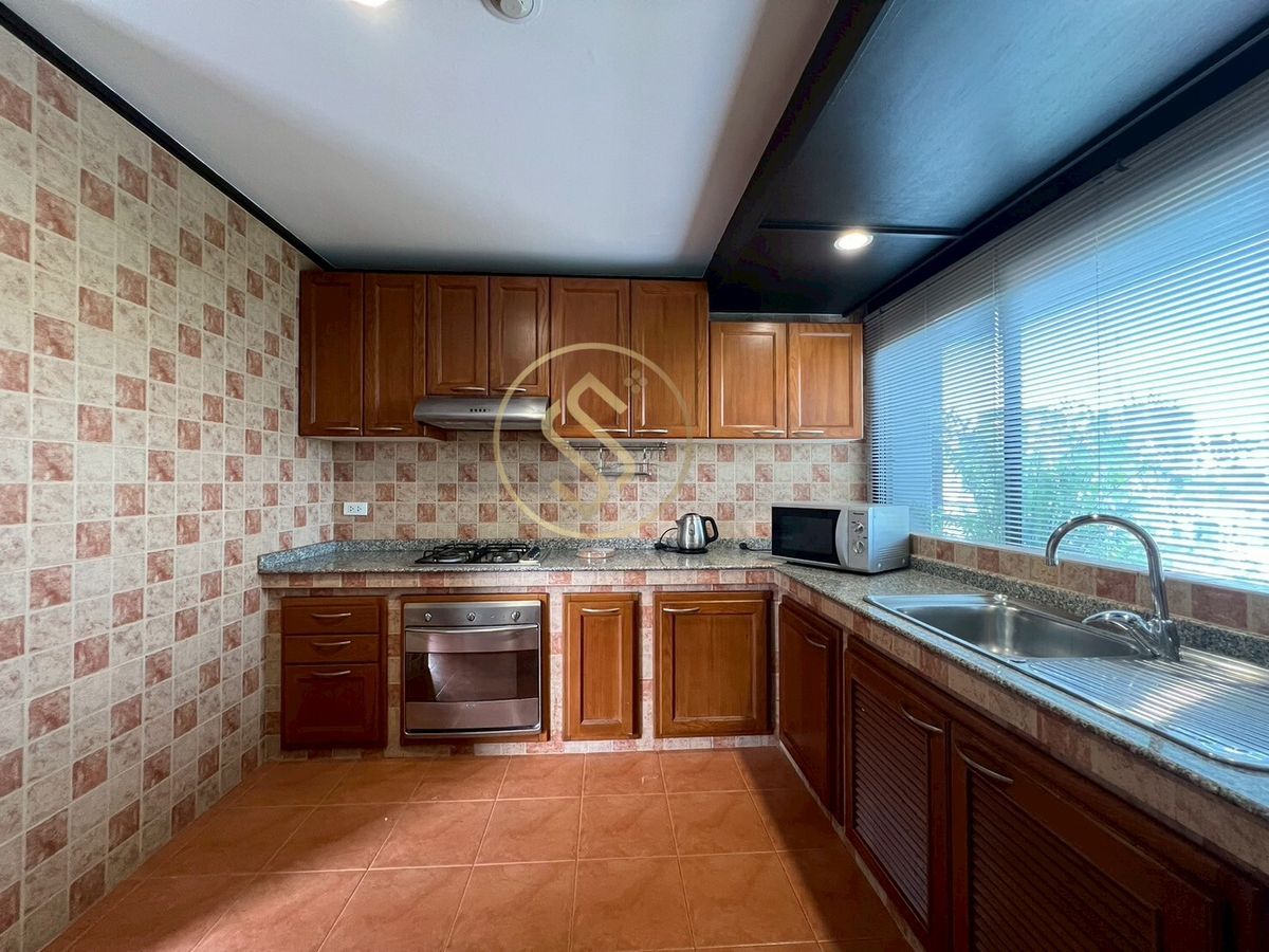 For SaleHotel&Apartment BusinessAri,Anusaowaree : Urgent sale, luxury apartment in the heart of Ari 300 square wah, 3,100 square meters, amount 15 rooms