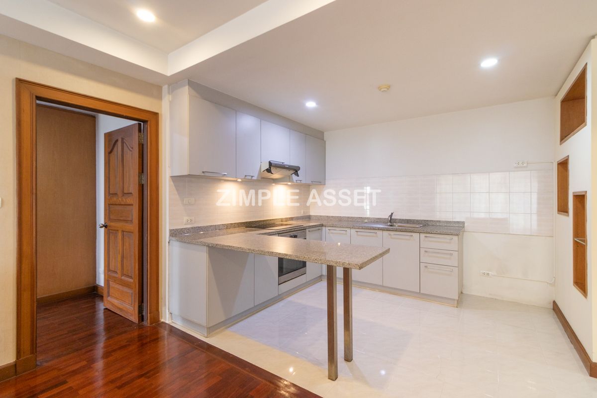 For RentWitthayu, Chidlom, Langsuan, Ploenchit : Line ID: @zimple_asset Apartment - condo style in Soi Nai Lert, Wireless Road. Spacious room, fully furnished, with fitness center and swimming pool. Pet friendly.🐶 Conveniently to transportation.