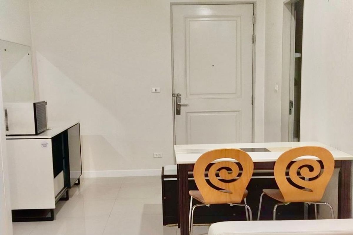 For SaleCondoWongwianyai, Charoennakor : 🔥 For Sale !! 🔥 Code C20240201140..........Q House Condo Sathorn, 1 bedroom, 1 bathroom, high floor, East Facing, furnished, Special Deal!!📣📣