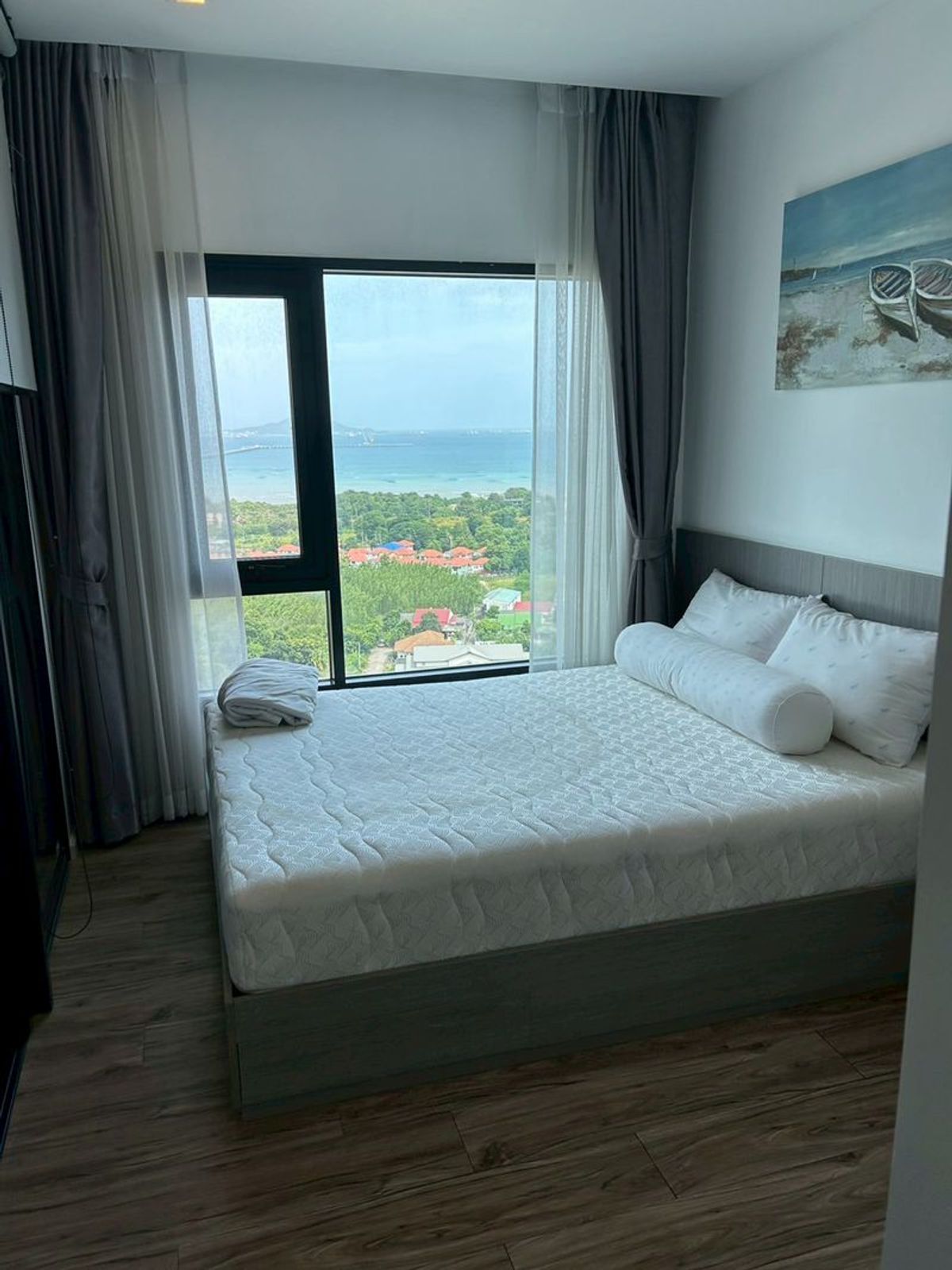 For RentCondoSriracha Laem Chabang Ban Bueng : Rent a luxury condo, Night Bridge, Diine, Sriracha, beautiful room, cheap sea view