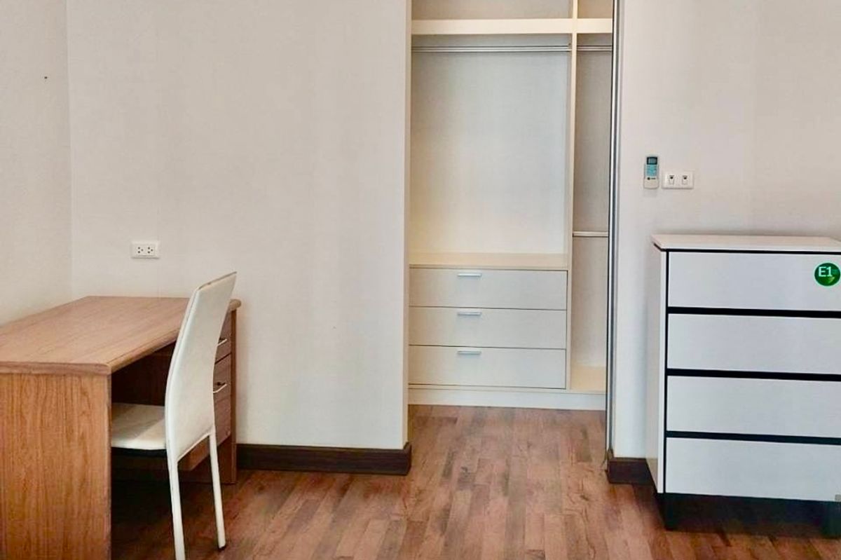 For SaleCondoWongwianyai, Charoennakor : 🔥 For Sale !! 🔥 Code C20240201140..........Q House Condo Sathorn, 1 bedroom, 1 bathroom, high floor, East Facing, furnished, Special Deal!!📣📣