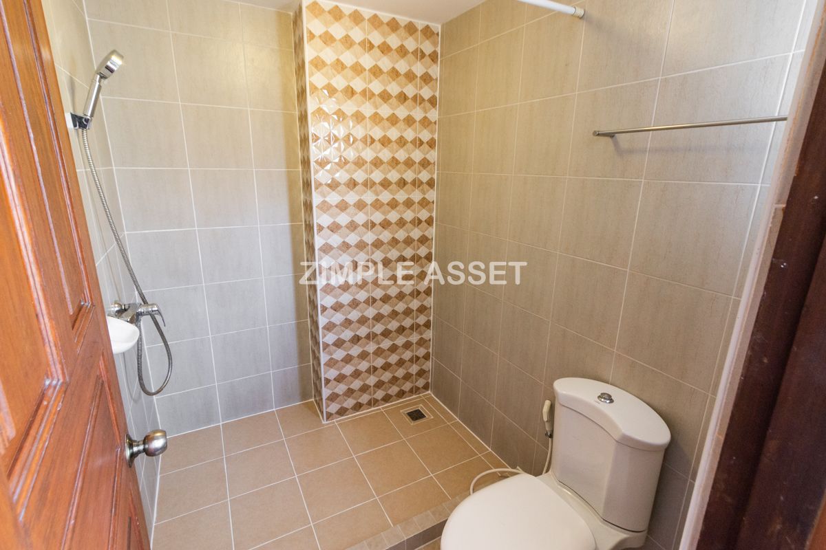 For RentWitthayu, Chidlom, Langsuan, Ploenchit : Line ID: @zimple_asset Apartment - condo style in Soi Nai Lert, Wireless Road. Spacious room, fully furnished, with fitness center and swimming pool. Pet friendly.🐶 Conveniently to transportation.