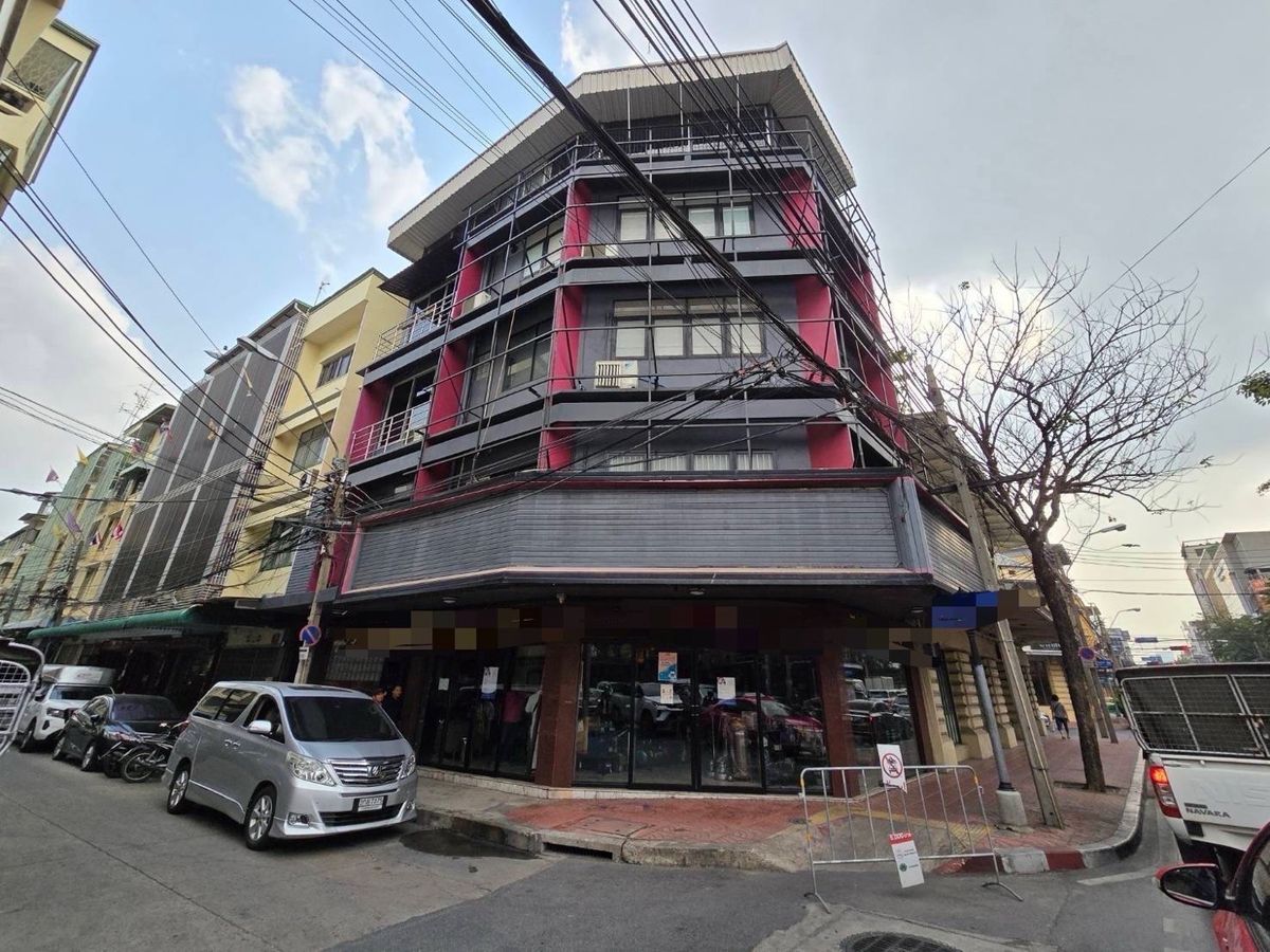 ให้เช่าร้านค้า/ตลาดนัดเยาวราช บางลำพู : ปล่อยเช่า พื้นที่ช็อปร้านค้า ชั้น 1 ขนาด 88 ตารางเมตร ติดถนนเจริญกรุง - เยาวราช ใกล้ รถไฟฟ้า MRT สถานี สามยอด 400 เมตร 