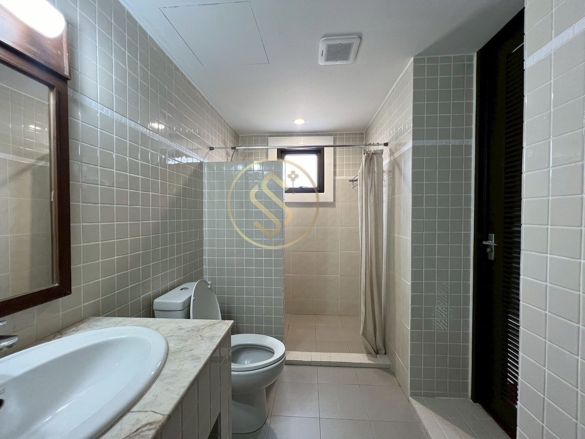 For SaleHotel&Apartment BusinessAri,Anusaowaree : Urgent sale, luxury apartment in the heart of Ari 300 square wah, 3,100 square meters, amount 15 rooms