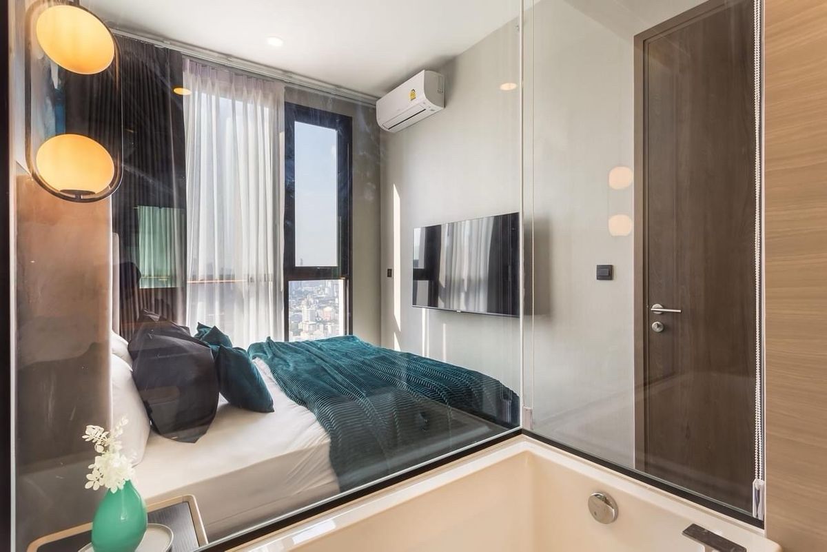 For SaleCondoSukhumvit, Asoke, Thonglor : 📢👇 Sell with tenant til 26 May 26, one of the best luxury project and fabulous facilities in Thonglor , good deal, good location, opposite Donki Mall, unblocked view, nice decoration,  fully furnished 