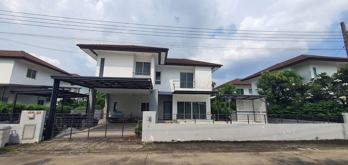 ให้เช่าบ้านนวมินทร์ รามอินทรา : ให้เช่าบ้านเดี่ยว มีสระว่ายน้ำส่วนตัว หมู่บ้านเดอะธารา รามอินทรา ซ.พระยาสุเรนท์ 35 ใกล้แฟชั่นไอส์แลนด์