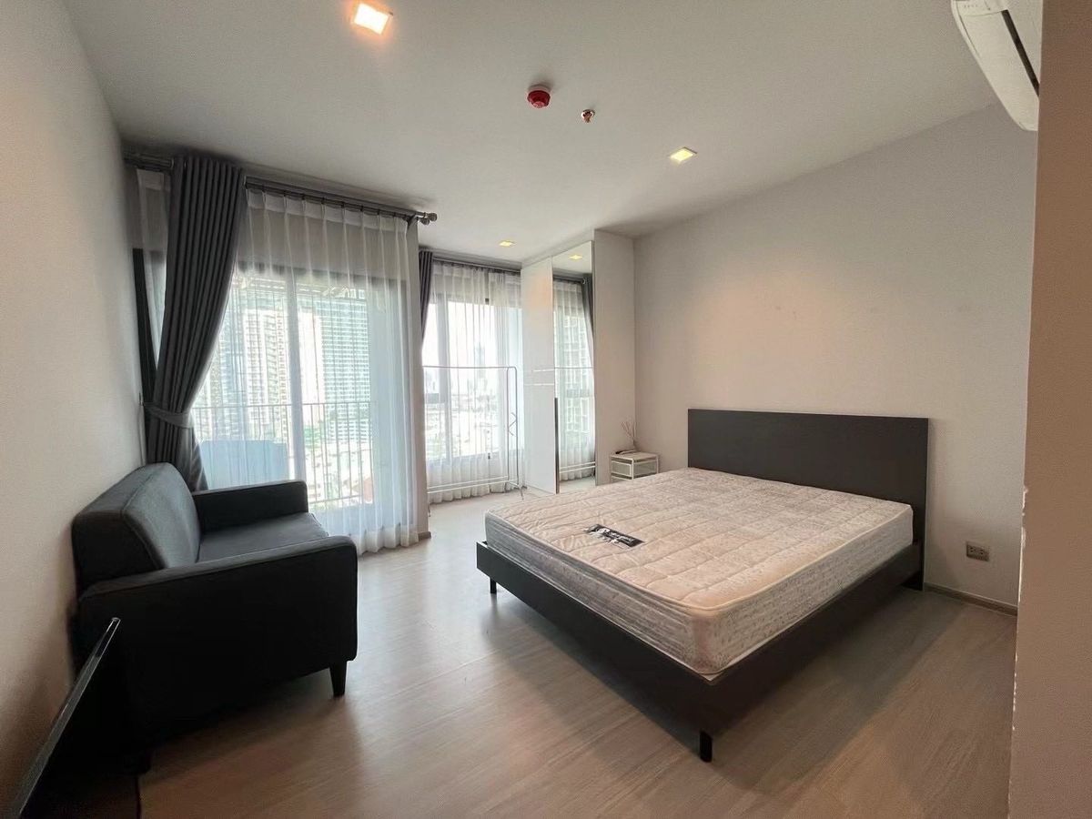ให้เช่าคอนโดพระราม 9 เพชรบุรีตัดใหม่ RCA : Life Asoke Rama9 เช่า