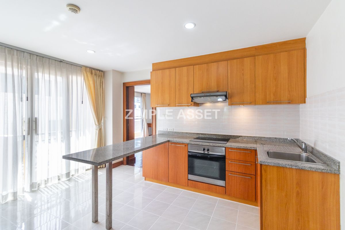 For RentWitthayu, Chidlom, Langsuan, Ploenchit : Line ID: @zimple_asset Apartment - condo style in Soi Nai Lert, Wireless Road. Spacious room, fully furnished, with fitness center and swimming pool. Pet friendly.🐶 Conveniently to transportation.