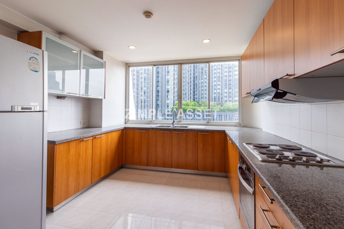For RentWitthayu, Chidlom, Langsuan, Ploenchit : Line ID: @zimple_asset Apartment - condo style in Soi Nai Lert, Wireless Road. Spacious room, fully furnished, with fitness center and swimming pool. Pet friendly.🐶 Conveniently to transportation.