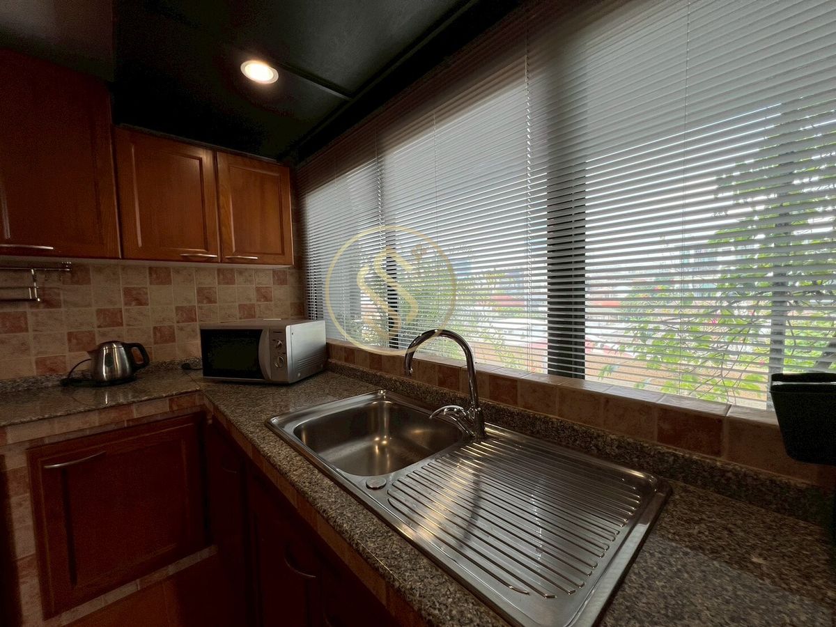 For SaleHotel&Apartment BusinessAri,Anusaowaree : Urgent sale, luxury apartment in the heart of Ari 300 square wah, 3,100 square meters, amount 15 rooms