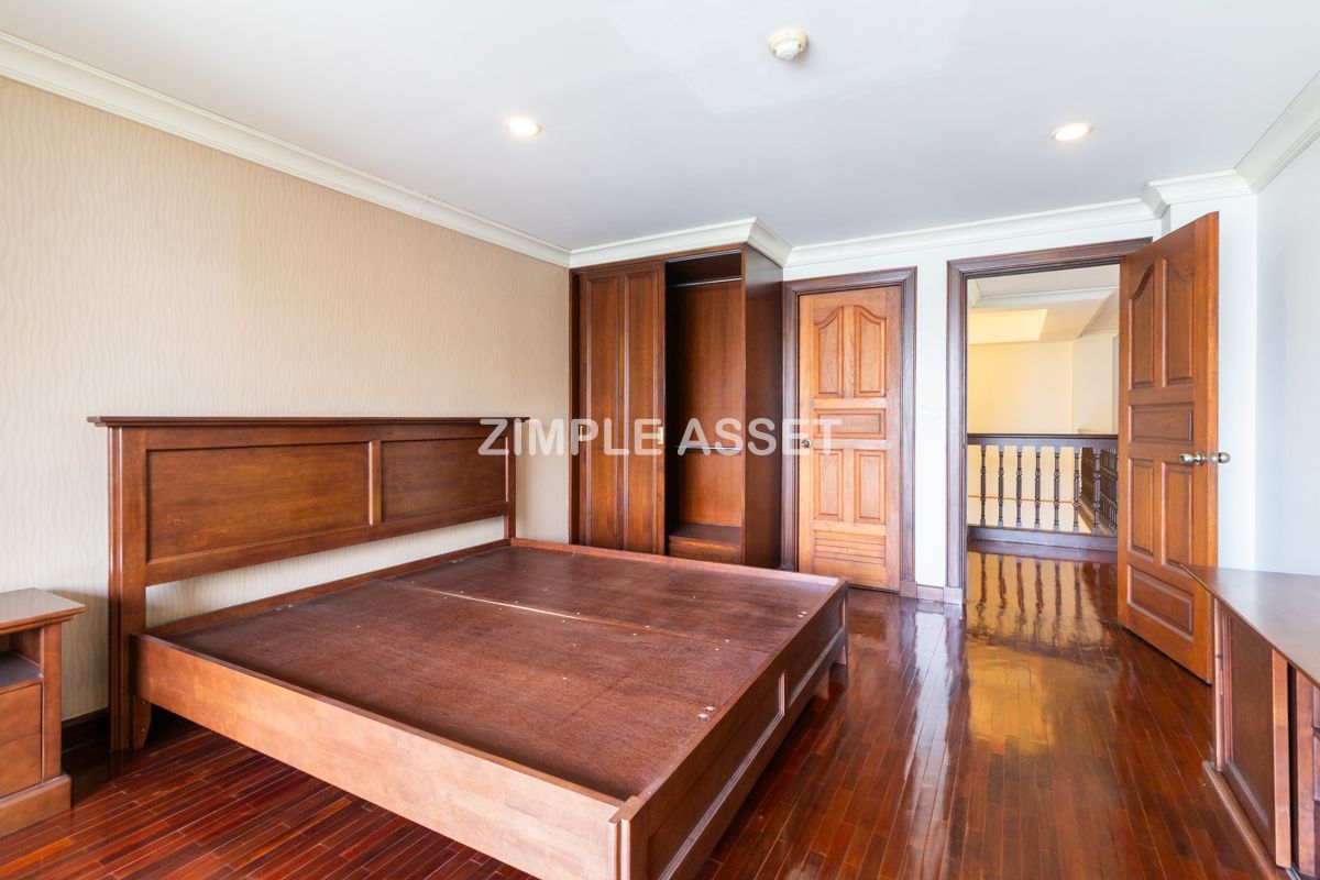 For RentWitthayu, Chidlom, Langsuan, Ploenchit : Line ID: @zimple_asset Apartment - condo style in Soi Nai Lert, Wireless Road. Spacious room, fully furnished, with fitness center and swimming pool. Pet friendly.🐶 Conveniently to transportation.