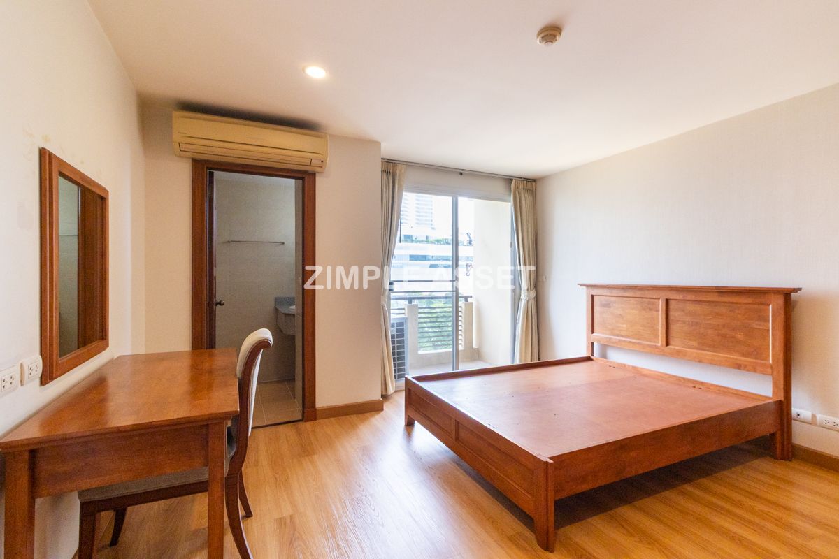 For RentWitthayu, Chidlom, Langsuan, Ploenchit : Line ID: @zimple_asset Apartment - condo style in Soi Nai Lert, Wireless Road. Spacious room, fully furnished, with fitness center and swimming pool. Pet friendly.🐶 Conveniently to transportation.