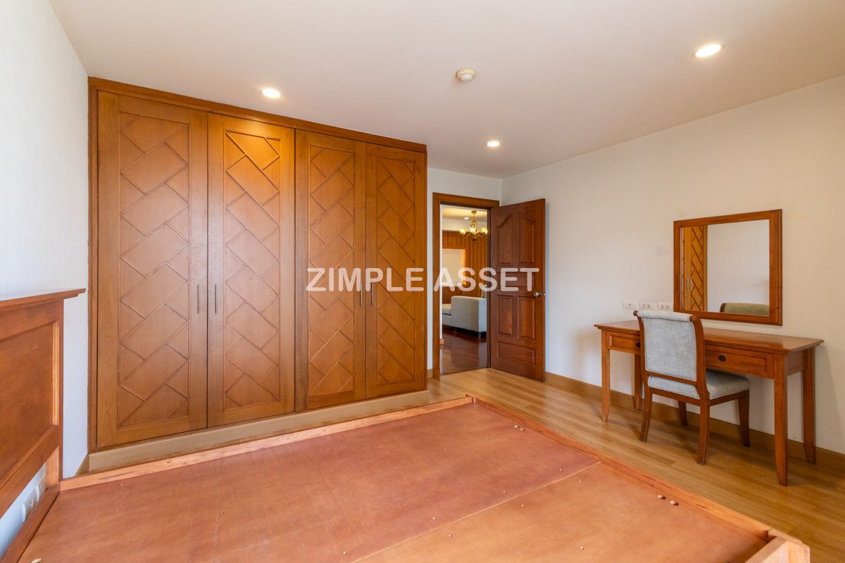 For RentWitthayu, Chidlom, Langsuan, Ploenchit : Line ID: @zimple_asset Apartment - condo style in Soi Nai Lert, Wireless Road. Spacious room, fully furnished, with fitness center and swimming pool. Pet friendly.🐶 Conveniently to transportation.