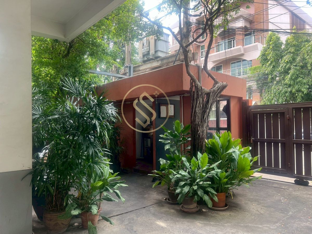 For SaleHotel&Apartment BusinessAri,Anusaowaree : Urgent sale, luxury apartment in the heart of Ari 300 square wah, 3,100 square meters, amount 15 rooms
