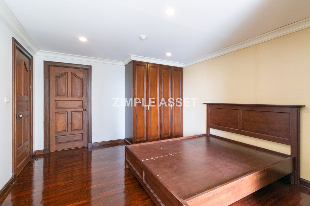 For RentWitthayu, Chidlom, Langsuan, Ploenchit : Line ID: @zimple_asset Apartment - condo style in Soi Nai Lert, Wireless Road. Spacious room, fully furnished, with fitness center and swimming pool. Pet friendly.🐶 Conveniently to transportation.