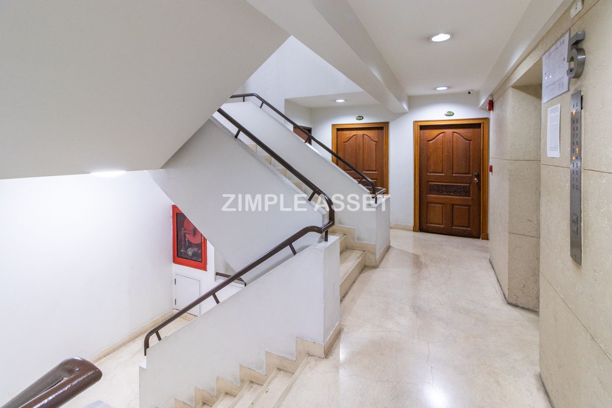 For RentWitthayu, Chidlom, Langsuan, Ploenchit : Line ID: @zimple_asset Apartment - condo style in Soi Nai Lert, Wireless Road. Spacious room, fully furnished, with fitness center and swimming pool. Pet friendly.🐶 Conveniently to transportation.