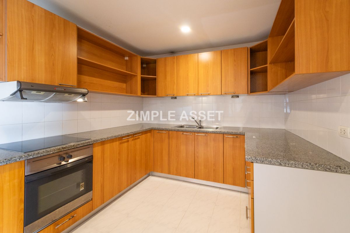 For RentWitthayu, Chidlom, Langsuan, Ploenchit : Line ID: @zimple_asset Apartment - condo style in Soi Nai Lert, Wireless Road. Spacious room, fully furnished, with fitness center and swimming pool. Pet friendly.🐶 Conveniently to transportation.