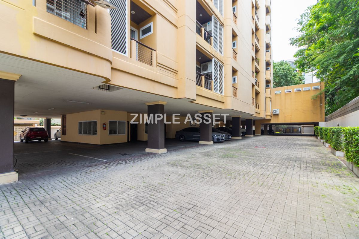 For RentWitthayu, Chidlom, Langsuan, Ploenchit : Line ID: @zimple_asset Apartment - condo style in Soi Nai Lert, Wireless Road. Spacious room, fully furnished, with fitness center and swimming pool. Pet friendly.🐶 Conveniently to transportation.