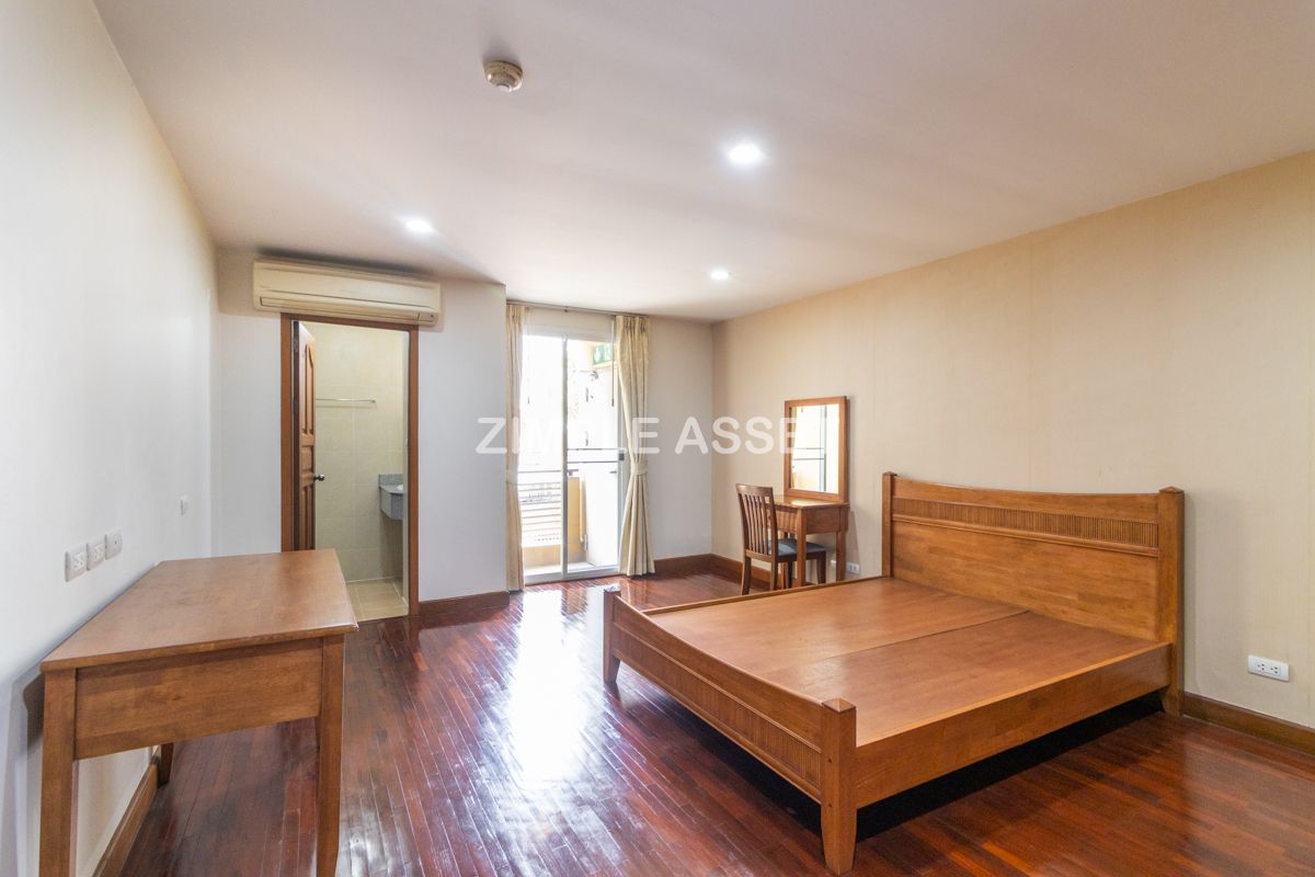 For RentWitthayu, Chidlom, Langsuan, Ploenchit : Line ID: @zimple_asset Apartment - condo style in Soi Nai Lert, Wireless Road. Spacious room, fully furnished, with fitness center and swimming pool. Pet friendly.🐶 Conveniently to transportation.