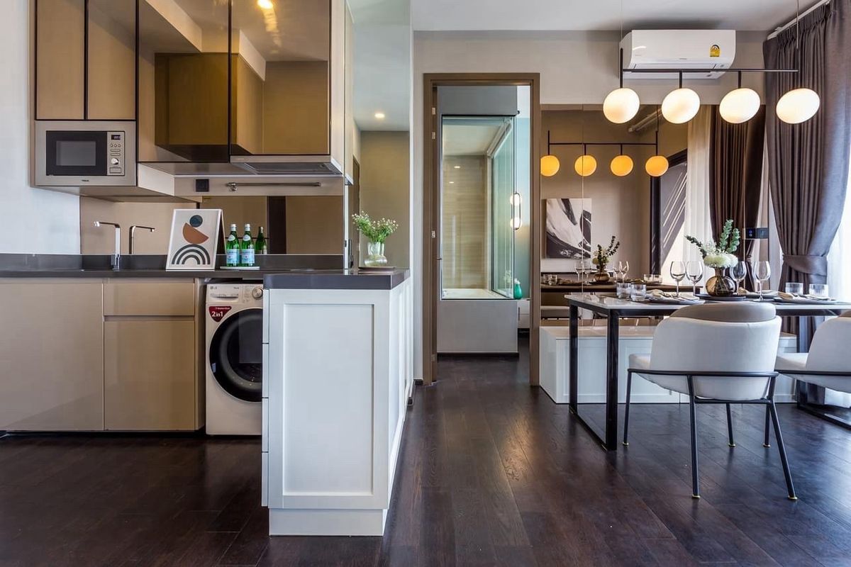 For SaleCondoSukhumvit, Asoke, Thonglor : 📢👇 Sell with tenant til 26 May 26, one of the best luxury project and fabulous facilities in Thonglor , good deal, good location, opposite Donki Mall, unblocked view, nice decoration,  fully furnished 