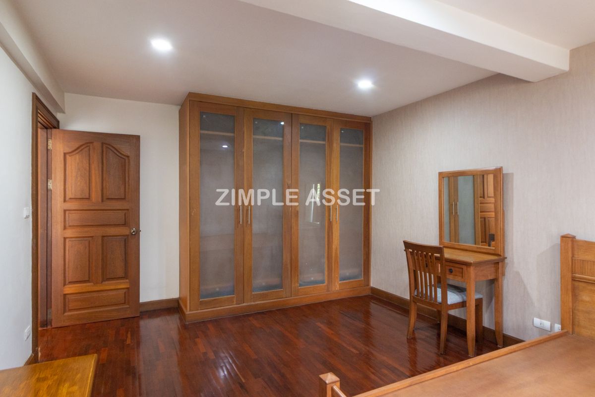 For RentWitthayu, Chidlom, Langsuan, Ploenchit : Line ID: @zimple_asset Apartment - condo style in Soi Nai Lert, Wireless Road. Spacious room, fully furnished, with fitness center and swimming pool. Pet friendly.🐶 Conveniently to transportation.