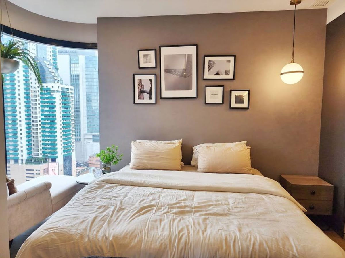 For RentCondoSukhumvit, Asoke, Thonglor : Ashton Asoke, curved glass room for rent, 35,000 baht [NCr250760]