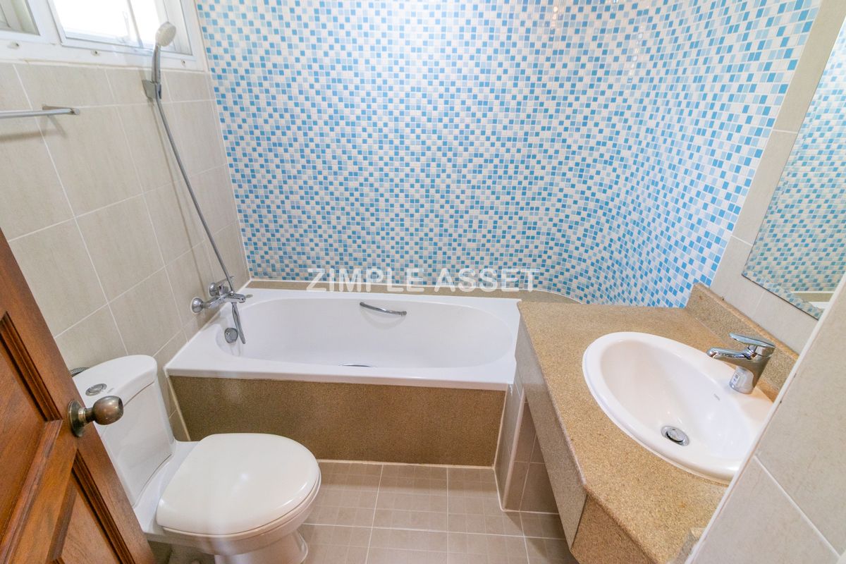 For RentWitthayu, Chidlom, Langsuan, Ploenchit : Line ID: @zimple_asset Apartment - condo style in Soi Nai Lert, Wireless Road. Spacious room, fully furnished, with fitness center and swimming pool. Pet friendly.🐶 Conveniently to transportation.