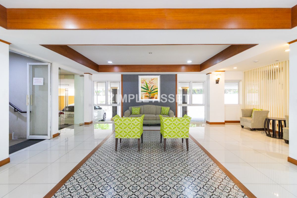 For RentWitthayu, Chidlom, Langsuan, Ploenchit : Line ID: @zimple_asset Apartment - condo style in Soi Nai Lert, Wireless Road. Spacious room, fully furnished, with fitness center and swimming pool. Pet friendly.🐶 Conveniently to transportation.