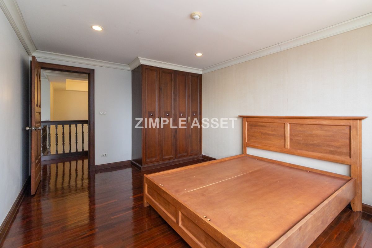 For RentWitthayu, Chidlom, Langsuan, Ploenchit : Line ID: @zimple_asset Apartment - condo style in Soi Nai Lert, Wireless Road. Spacious room, fully furnished, with fitness center and swimming pool. Pet friendly.🐶 Conveniently to transportation.