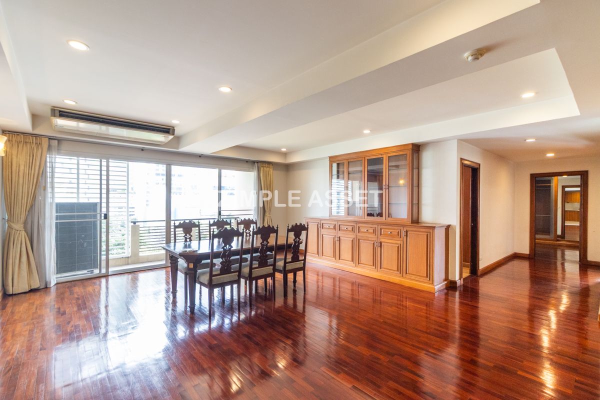 For RentWitthayu, Chidlom, Langsuan, Ploenchit : Line ID: @zimple_asset Apartment - condo style in Soi Nai Lert, Wireless Road. Spacious room, fully furnished, with fitness center and swimming pool. Pet friendly.🐶 Conveniently to transportation.