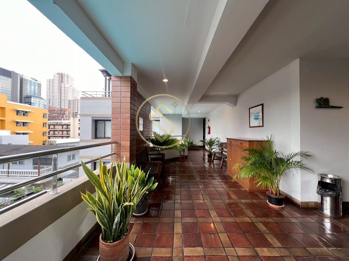 For SaleHotel&Apartment BusinessAri,Anusaowaree : Urgent sale, luxury apartment in the heart of Ari 300 square wah, 3,100 square meters, amount 15 rooms