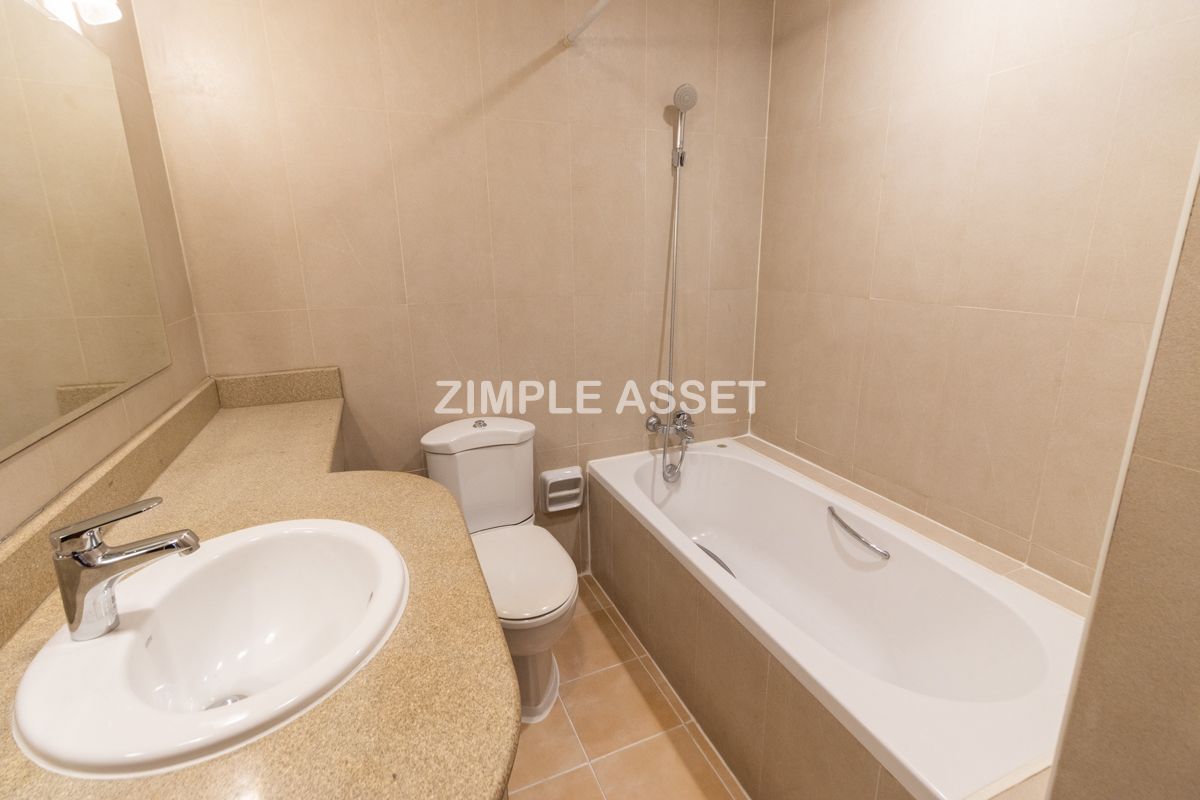 For RentWitthayu, Chidlom, Langsuan, Ploenchit : Line ID: @zimple_asset Apartment - condo style in Soi Nai Lert, Wireless Road. Spacious room, fully furnished, with fitness center and swimming pool. Pet friendly.🐶 Conveniently to transportation.