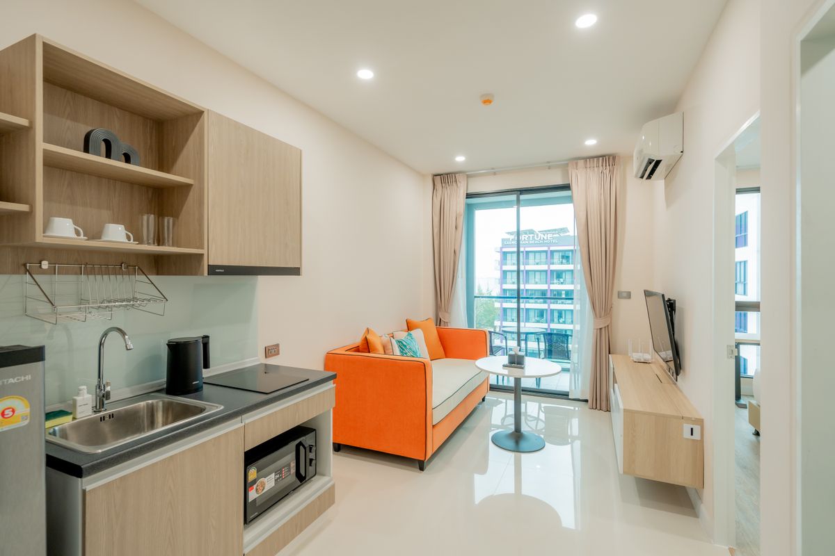 For RentCondoRayong : New condo near the sea, decorated 1 bedroom with a wifi gym swimming pool