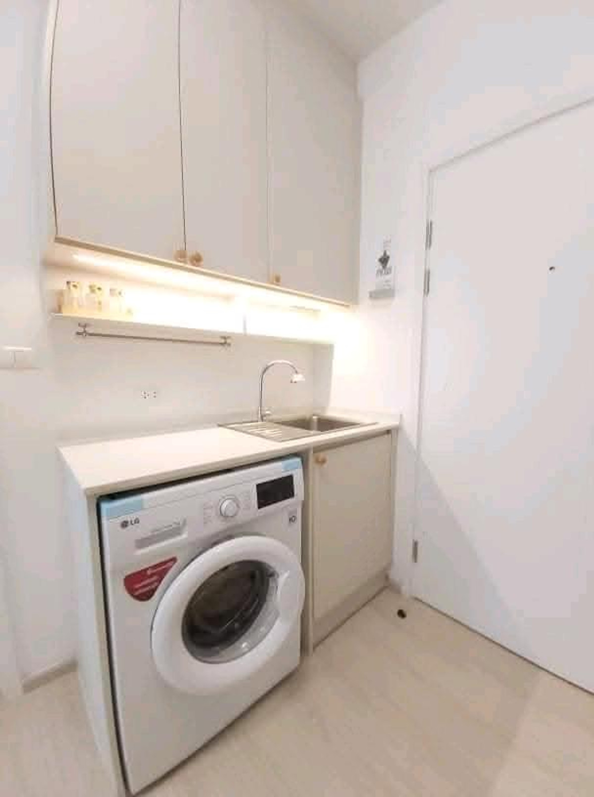 ให้เช่าคอนโดรัชดา ห้วยขวาง : 🔴11,000฿🔴 𝐂𝐡𝐚𝐩𝐭𝐞𝐫 𝐎𝐧𝐞 𝐄𝐜𝐨 𝐑𝐚𝐭𝐜𝐡𝐚𝐝𝐚-𝐇𝐮𝐚𝐢𝐤𝐰𝐚𝐧𝐠┃แชปเตอร์วัน อีโค รัชดา - ห้วยขวาง ✅ ใกล้ MRT ห้วยขวาง ยินดีบริการ🙏สนใจทัก 𝙇𝙄𝙉𝙀 มานะคะ (ตอบไวมาก):​📱 รหัสทรัพย์​ 6904-0503📱: ไอดีไลน์:@bbcondo88