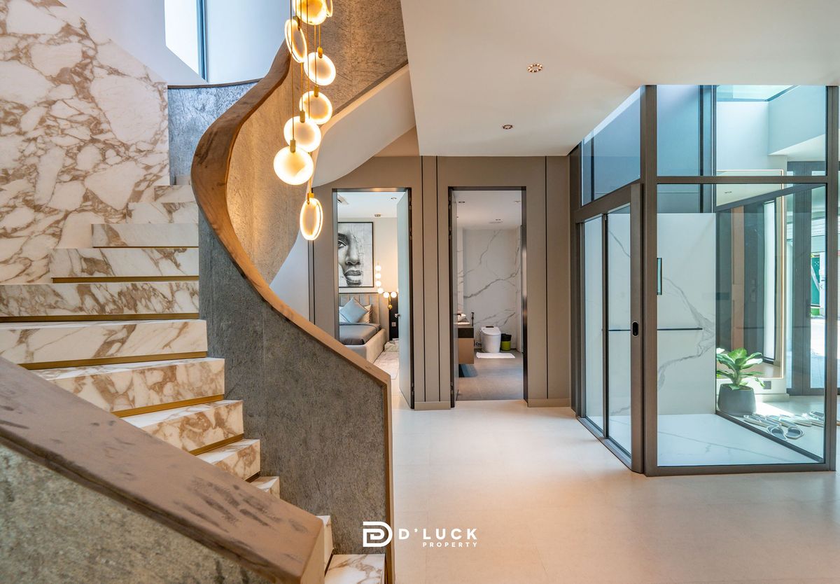 ขายพัทยา บางแสน ชลบุรี สัตหีบ : Luxury pool villa in pattaya for sale 