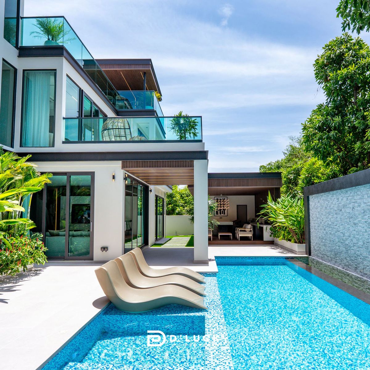 ขายพัทยา บางแสน ชลบุรี สัตหีบ : Luxury pool villa in pattaya for sale 