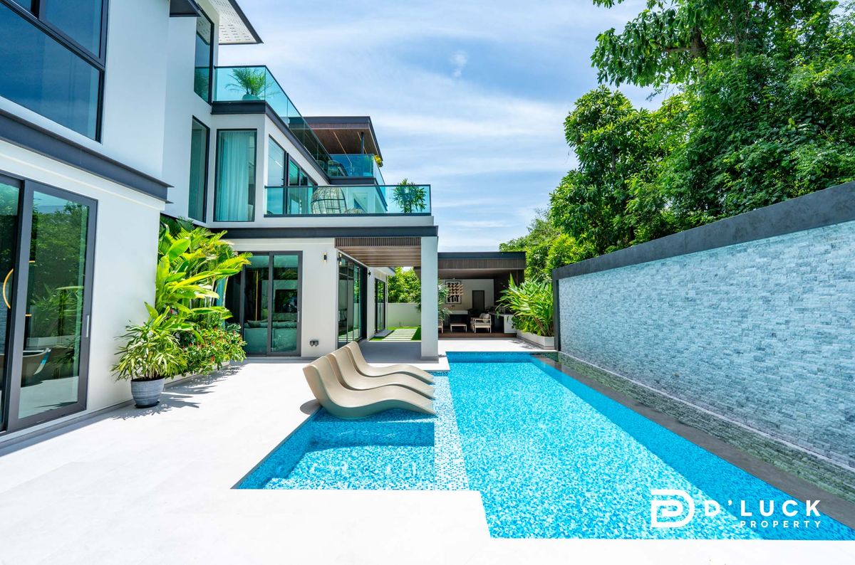 ขายพัทยา บางแสน ชลบุรี สัตหีบ : Luxury pool villa in pattaya for sale 