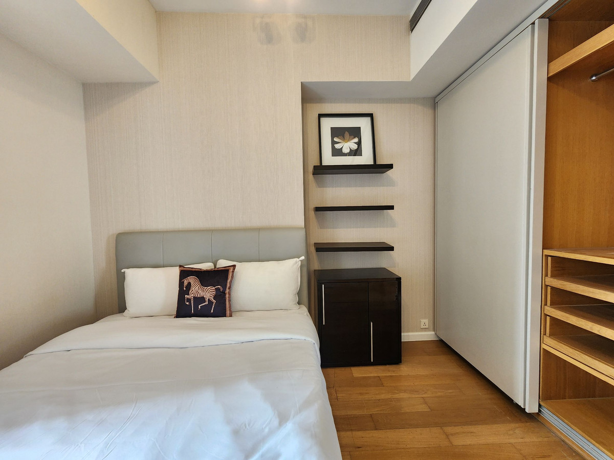 ให้เช่าคอนโดสาทร นราธิวาส : Spacious 4 bedrooms for rent at The Met with private pool 