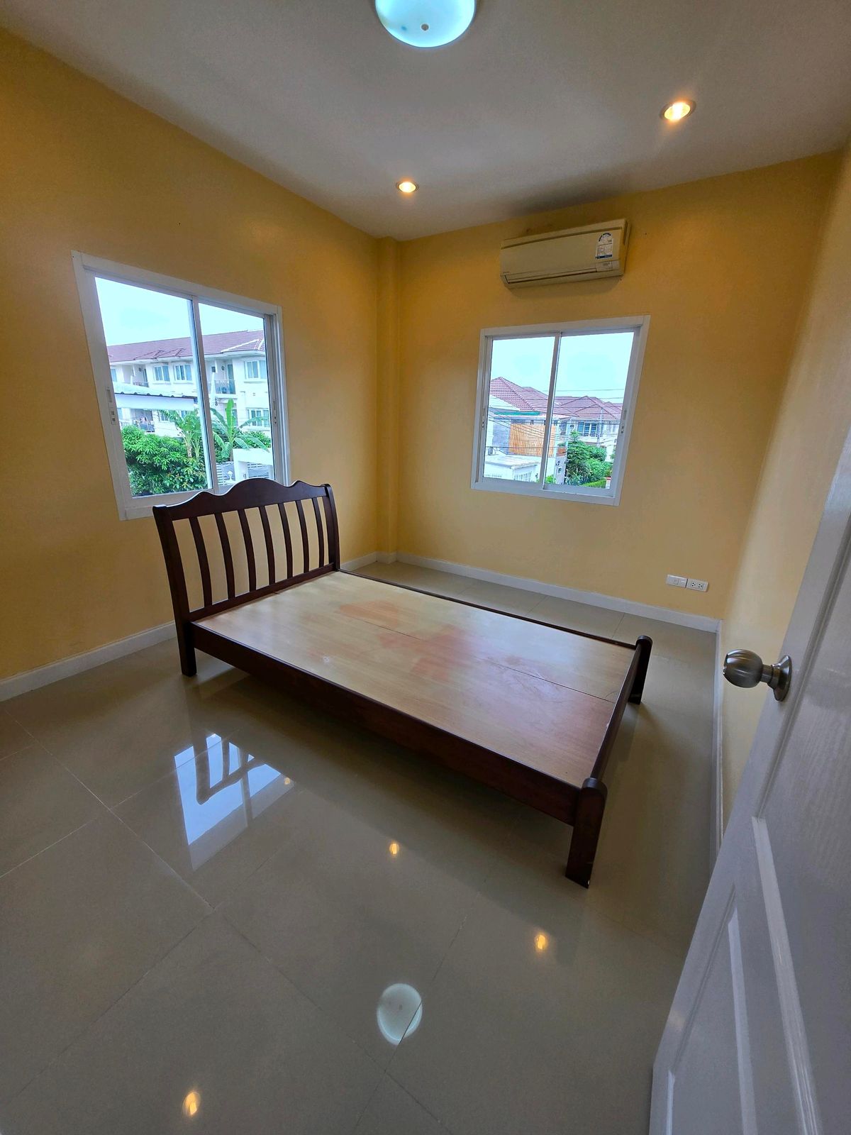 ขายทาวน์โฮมบางแค เพชรเกษม : ขายบ้านแฝดบางแวก พุทธมณฑล สาย1 รีโนเวทใหม่หลังมุม สวย พร้อมอยู่ ทำเลดี ใกล้ MRT เพชรเกษม48