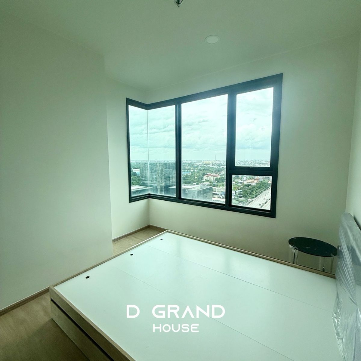 For SaleCondoKasetsart, Ratchayothin : Selling a very good price, 2 bedrooms, city views, corner rooms, new rooms have never been in.