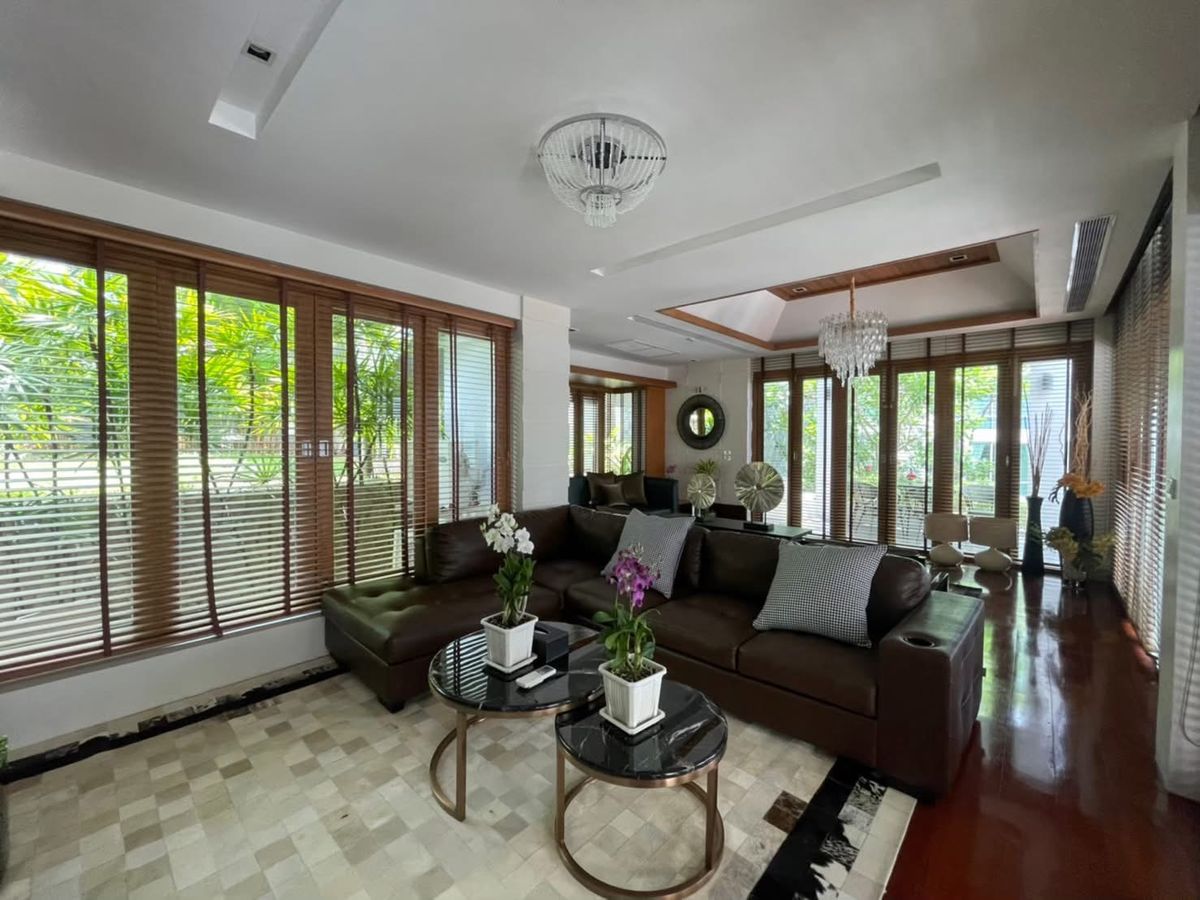 HousePattaya, Bangsaen, Chonburi : 💎 Sell with tenant til 2029
Ultra-Exclusive Luxury Beachfront Villa on Wong Amat Beach, North Pattaya  Breathtaking Sea Views from Every Corner  Private Pool & Beach Access  Prime Location Near The Sanctuary of Truth 