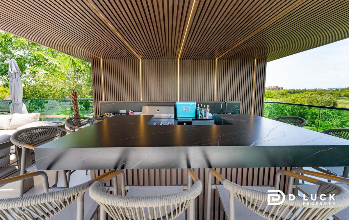 ขายพัทยา บางแสน ชลบุรี สัตหีบ : Luxury pool villa in pattaya for sale 