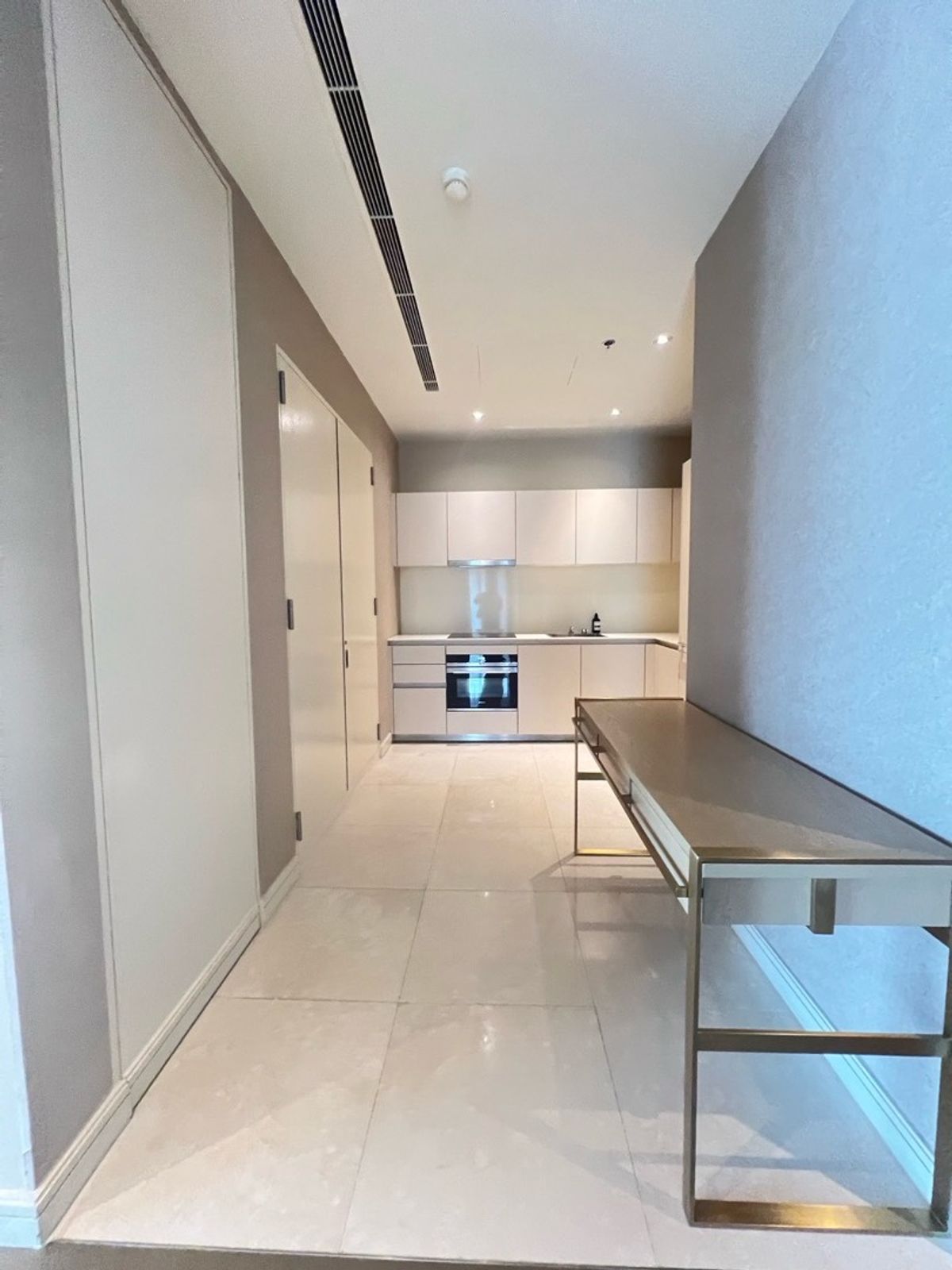 For RentCondoWitthayu, Chidlom, Langsuan, Ploenchit : Ret: Magnolias Ratchadamri Boulevard