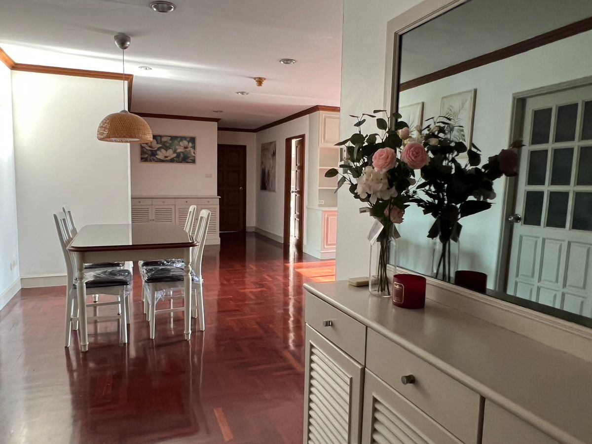 ให้เช่าคอนโดสุขุมวิท อโศก ทองหล่อ : TWP9043 (Condo For Rent) Richmond Palace 2 bedroom. Closed to Thong Lo BTS station.