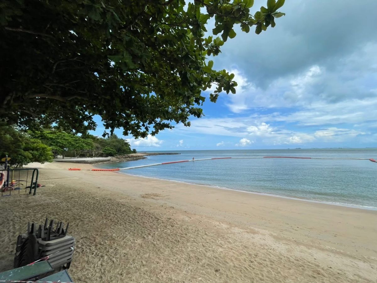 HousePattaya, Bangsaen, Chonburi : 💎 Sell with tenant til 2029
Ultra-Exclusive Luxury Beachfront Villa on Wong Amat Beach, North Pattaya  Breathtaking Sea Views from Every Corner  Private Pool & Beach Access  Prime Location Near The Sanctuary of Truth 