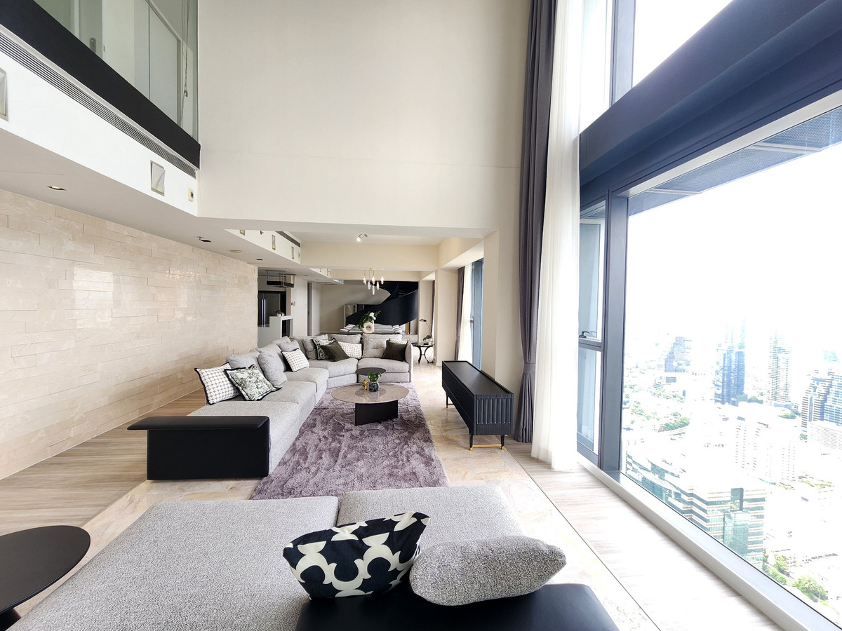 ให้เช่าคอนโดสาทร นราธิวาส : Spacious 4 bedrooms for rent at The Met with private pool 