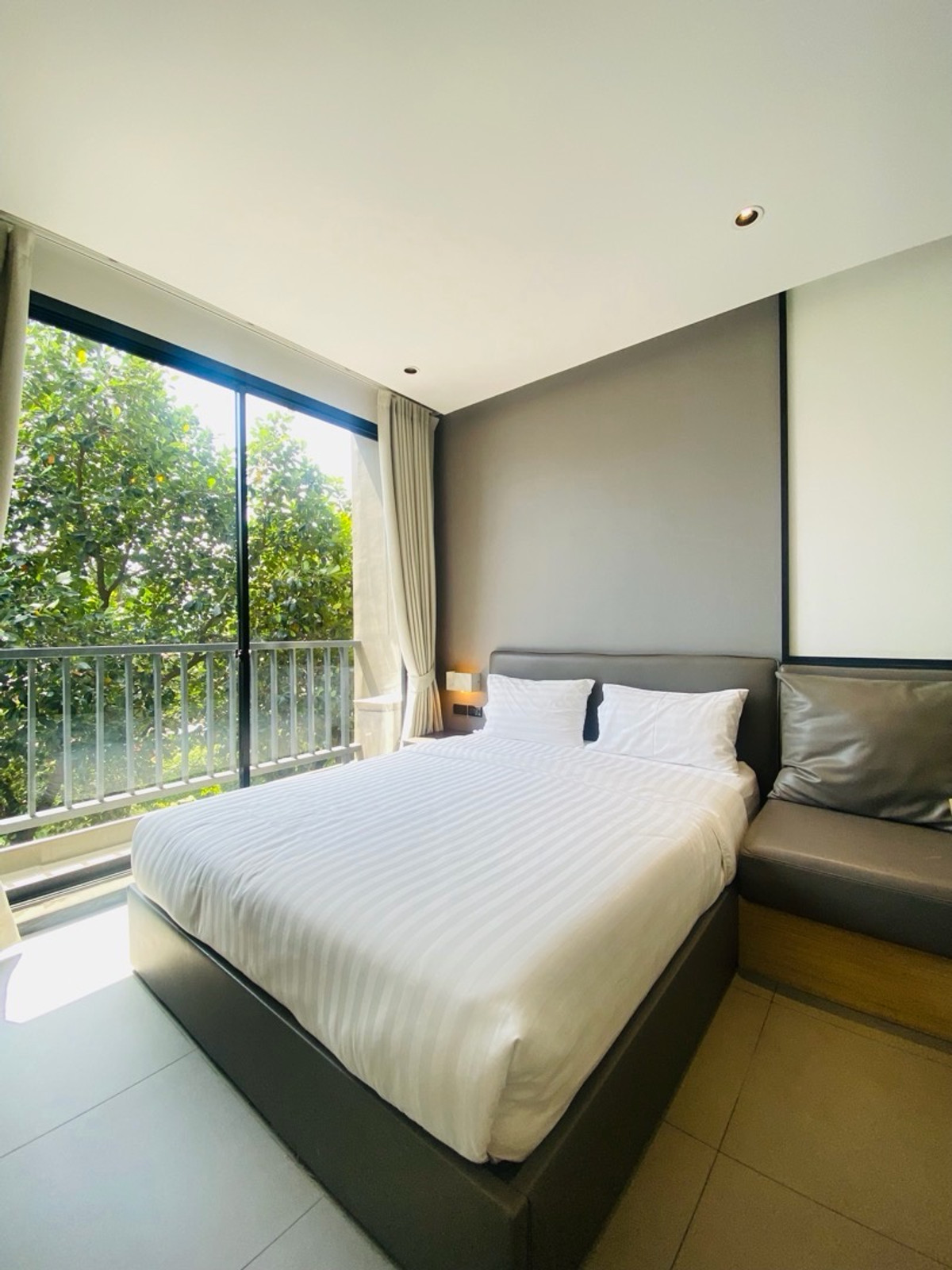 ขายคอนโดพระราม 9 เพชรบุรีตัดใหม่ RCA : AQ Alix Residence Soonvijai ขายเพียง 3 ล้านบาท เท่านั้น